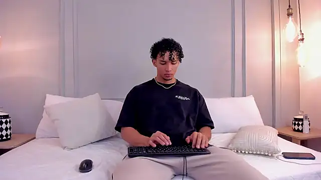 Snapshot of Dominick_star chatting on September 21, 4:03 am Dominick star online show from September 21, 4:03 am