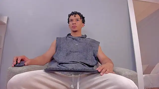 Dominick star online show from November 21, 3:38 am