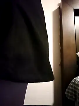 Snapshot of KITTEN-10 chatting on October 31, 3:51 am KITTEN-10 online show from October 31, 3:51 am