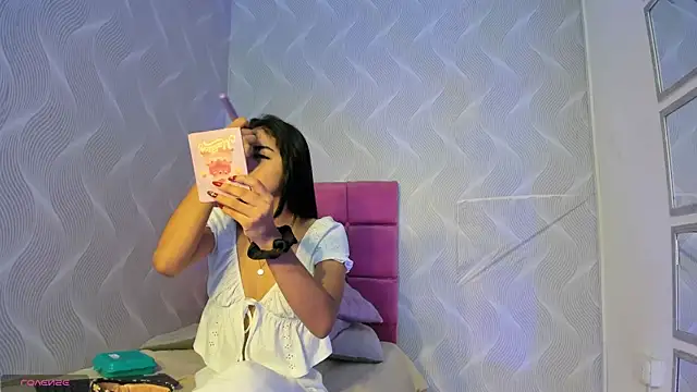 Snapshot of natalia_aguirre1 chatting on January 11, 11:56 am natalia aguirre1 online show from January 11, 11:56 am