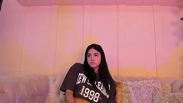 Snapshot of natalia_aguirre1 chatting on January 17, 12:31 pm natalia aguirre1 online show from January 17, 12:31 pm