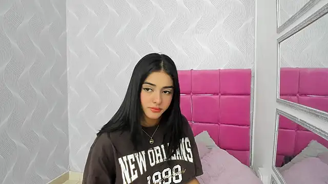 Snapshot of natalia_aguirre1 chatting on February 2, 12:46 pm natalia aguirre1 online show from February 2, 12:46 pm