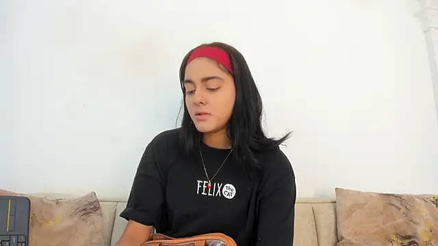 Snapshot of natalia_aguirre1 chatting on October 14, 12:28 pm natalia aguirre1 online show from October 14, 12:28 pm