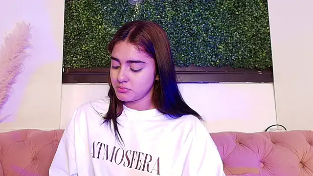 Snapshot of natalia_aguirre1 chatting on February 27, 3:12 pm natalia aguirre1 online show from February 27, 3:12 pm