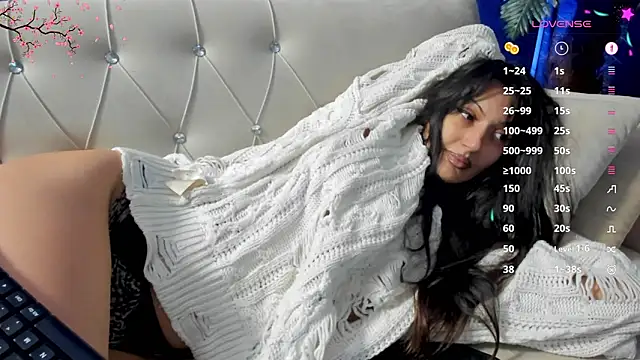 Snapshot of moona_ray chatting on March 15, 9:32 pm moona ray online show from March 15, 9:32 pm