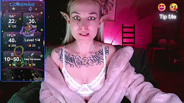 Snapshot of mischellemeow13 chatting on October 12, 3:00 pm mischellemeow13 online show from October 12, 3:00 pm
