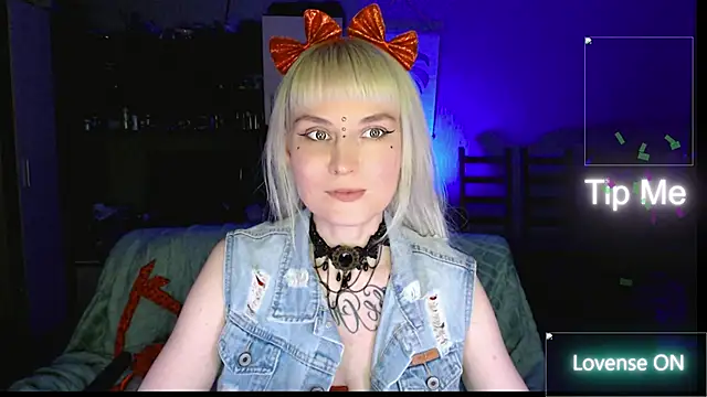 mischellemeow13 online show from May 14, 11:11 pm