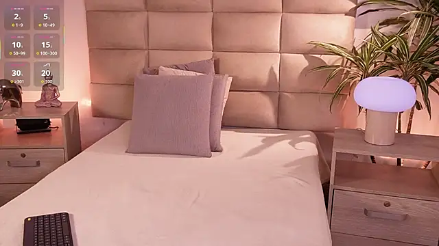 Snapshot of lexiee_grey_ chatting on February 14, 12:02 pm lexiee grey online show from February 14, 12:02 pm