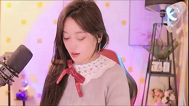 Snapshot of Missy_Nana21 chatting on February 26, 3:33 pm Missy Nana21 online show from February 26, 3:33 pm