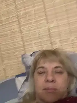 Snapshot of Lia_Laguna77 chatting on February 6, 10:21 pm Lia Laguna77 online show from February 6, 10:21 pm
