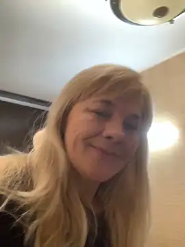 Snapshot of Lia_Laguna77 chatting on February 18, 9:53 pm Lia Laguna77 online show from February 18, 9:53 pm