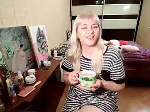 Snapshot of Lia_Laguna77 chatting on September 12, 8:42 pm Lia Laguna77 online show from September 12, 8:42 pm