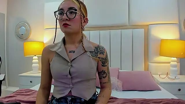 Snapshot of AmbarSantany chatting on February 21, 8:38 pm AmbarSantany online show from February 21, 8:38 pm