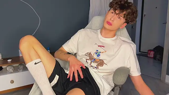 Snapshot of alyx_garden chatting on December 26, 12:59 pm alyx garden online show from December 26, 12:59 pm