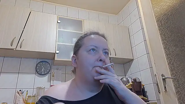 Snapshot of melissaBlessing chatting on February 3, 4:21 am melissaBlessing online show from February 3, 4:21 am