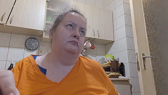 Snapshot of melissaBlessing chatting on February 12, 2:06 am melissaBlessing online show from February 12, 2:06 am