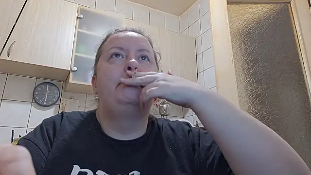 Snapshot of melissaBlessing chatting on February 22, 3:51 am melissaBlessing online show from February 22, 3:51 am