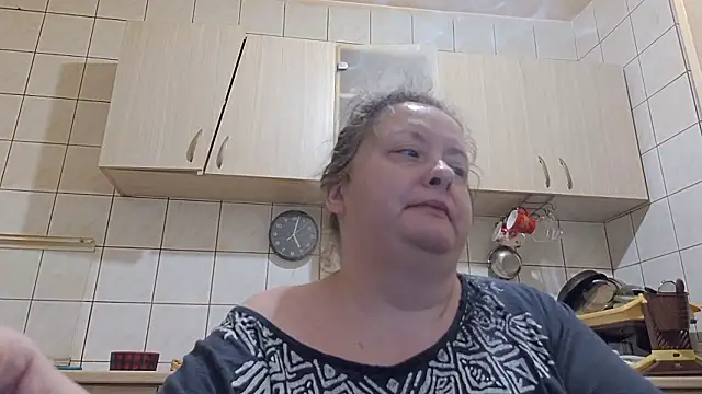 Snapshot of melissaBlessing chatting on February 25, 2:54 am melissaBlessing online show from February 25, 2:54 am