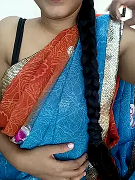 Snapshot of Lovely_mam444 chatting on December 28, 8:05 am Lovely mam444 online show from December 28, 8:05 am