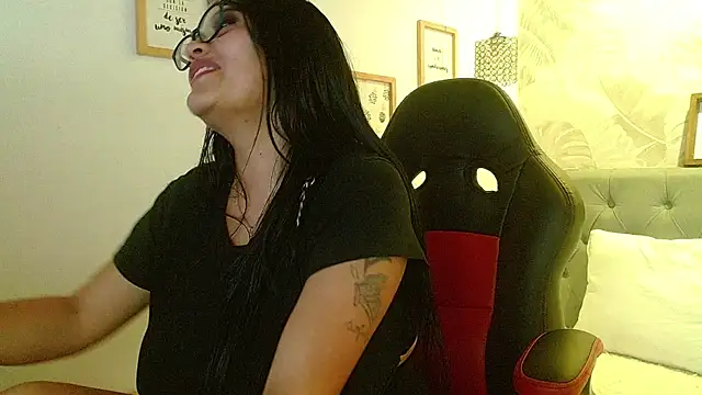 Snapshot of violletha chatting on January 30, 6:54 pm violletha online show from January 30, 6:54 pm