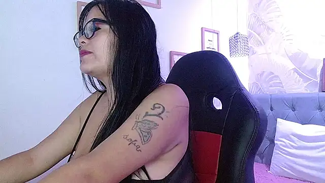 Snapshot of violletha chatting on March 1, 12:34 pm violletha online show from March 1, 12:34 pm