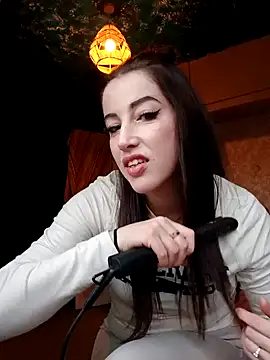 Snapshot of LuLuLover89 chatting on December 27, 3:04 pm LuLuLover89 online show from December 27, 3:04 pm