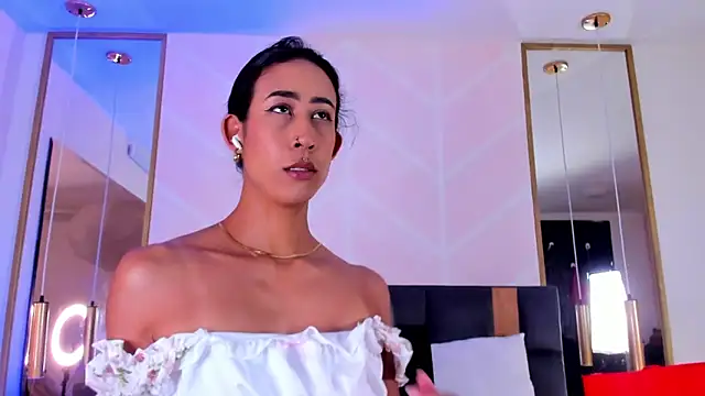 GabyPetit online show from December 17, 8:04 pm