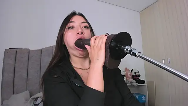 Mariana Castro9 online show from July 3, 3:02 am