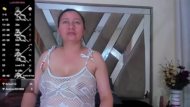 LILITH TORRES1 online show from March 13, 12:27 am