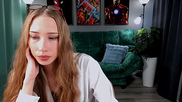 AlexaHarmon online show from December 3, 6:21 am