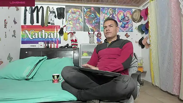 Snapshot of nathan_sanchez chatting on October 5, 4:55 am nathan sanchez online show from October 5, 4:55 am