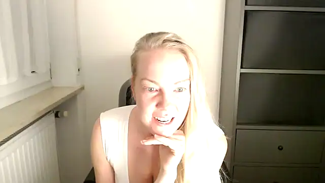  LunaxLia  online show from November 16, 6:02 pm