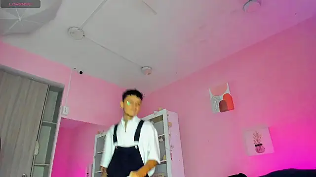 Ian Castillo  online show from November 25, 11:21 am