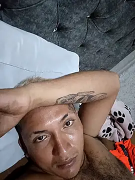 Snapshot of BingedHearts chatting on February 20, 1:02 am BingedHearts online show from February 20, 1:02 am