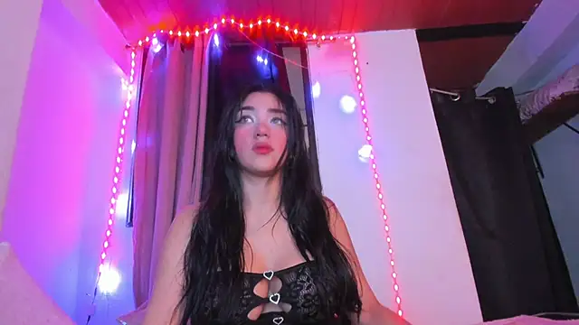 Snapshot of Oliviaa_Evans chatting on July 12, 5:59 pm Oliviaa Evans online show from July 12, 5:59 pm