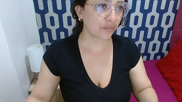 Snapshot of sarax_ximena chatting on October 11, 6:01 am sarax ximena online show from October 11, 6:01 am