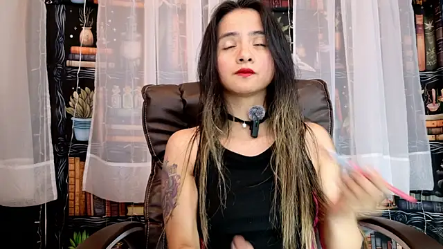 Snapshot of julietta___jackson chatting on May 23, 8:35 pm julietta jackson online show from May 23, 8:35 pm