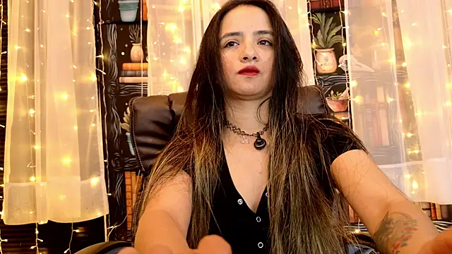 Snapshot of julietta___jackson chatting on July 9, 9:19 pm julietta jackson online show from July 9, 9:19 pm