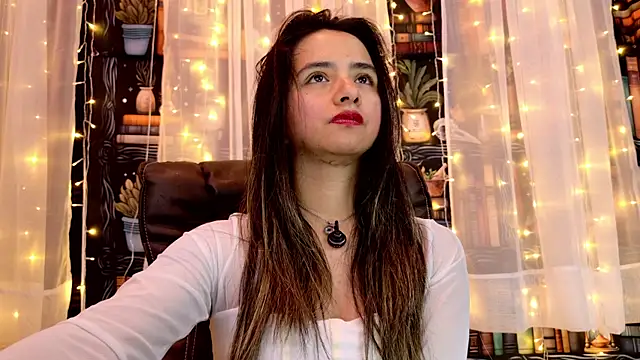 Snapshot of julietta___jackson chatting on July 23, 8:51 pm julietta jackson online show from July 23, 8:51 pm