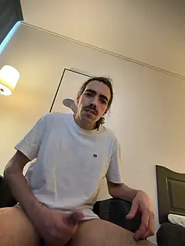 wolfwhite95 online show from April 8, 2:28 pm