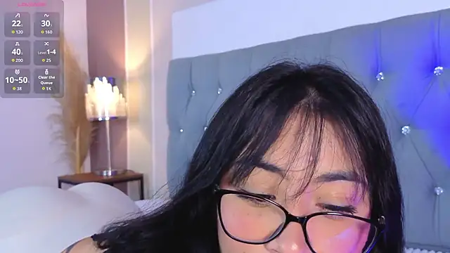 Snapshot of aprildreams19 chatting on February 3, 12:21 pm aprildreams19 online show from February 3, 12:21 pm