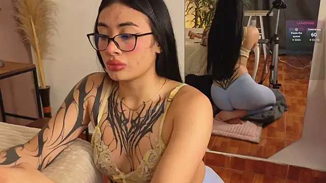 Snapshot of aprildreams19 chatting on April 12, 12:54 pm aprildreams19 online show from April 12, 12:54 pm