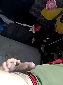 Snapshot of rayhot69 chatting on February 16, 11:37 pm rayhot69 online show from February 16, 11:37 pm