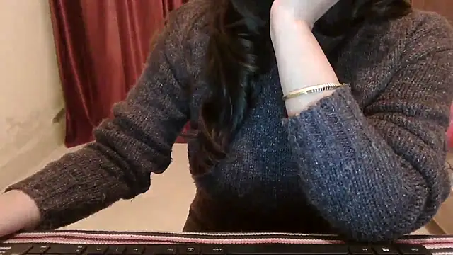 ANANYA-TIWARI online show from December 16, 2:33 pm