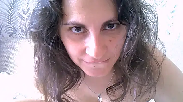 ShelaDiass online show from October 18, 5:43 am