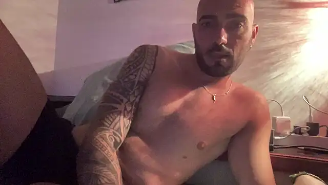 Snapshot of alessandromori91 chatting on September 11, 8:31 pm alessandromori91 online show from September 11, 8:31 pm