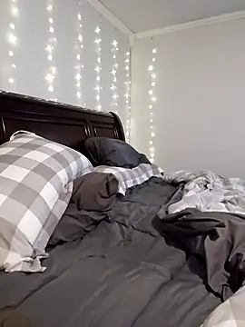 MsShelby40 online show from December 18, 3:22 pm