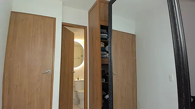 smit hot sr online show from November 5, 3:17 am