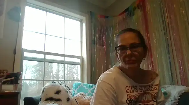 Snapshot of TopazVixen chatting on December 14, 1:16 pm TopazVixen online show from December 14, 1:16 pm