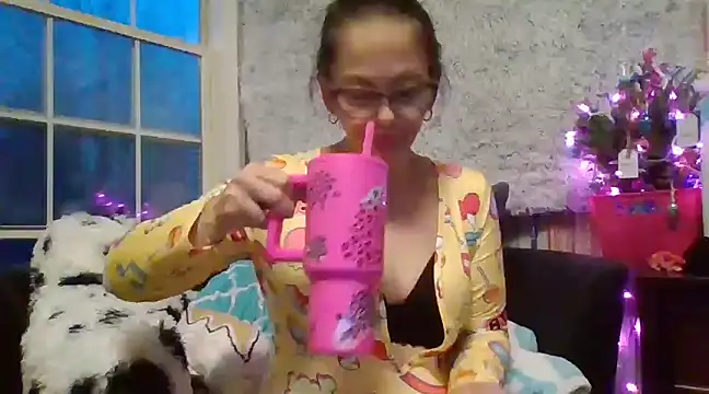 Snapshot of TopazVixen chatting on December 18, 12:07 pm TopazVixen online show from December 18, 12:07 pm